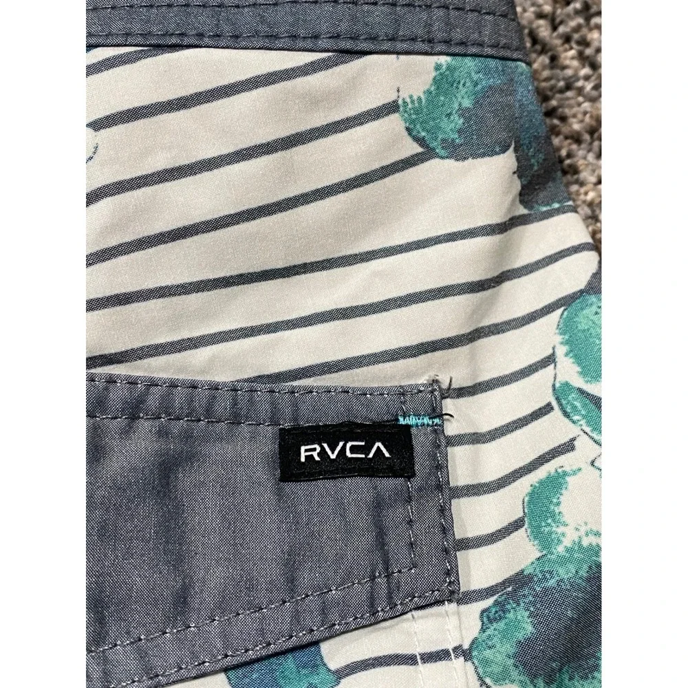RVCA Board Shorts Mens 34 White Teal Excellent Floral Stripe Vintage Stretch